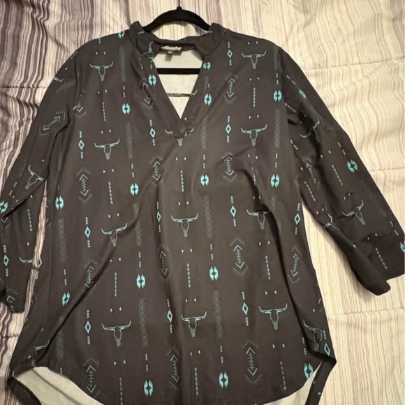 Cowgirl hardware ladies shirt - Picture 3 of 3